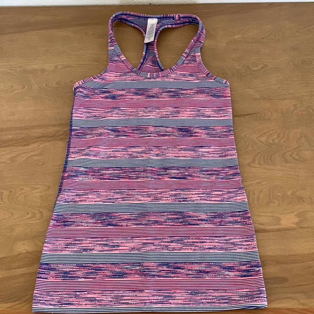 EUC Ivivva athletic top 👧🏻